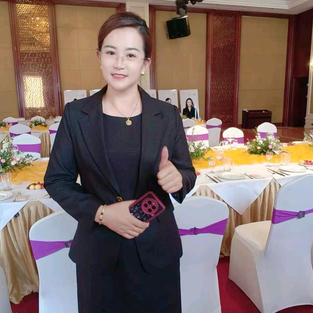 小菊（摩可多小黑条酒泉总店）