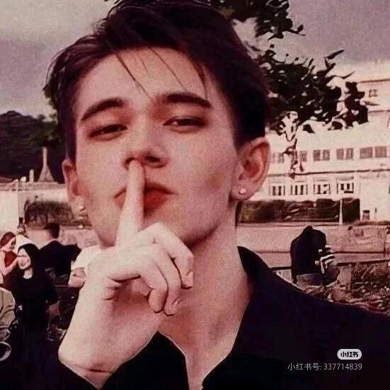 小狗不蹦高