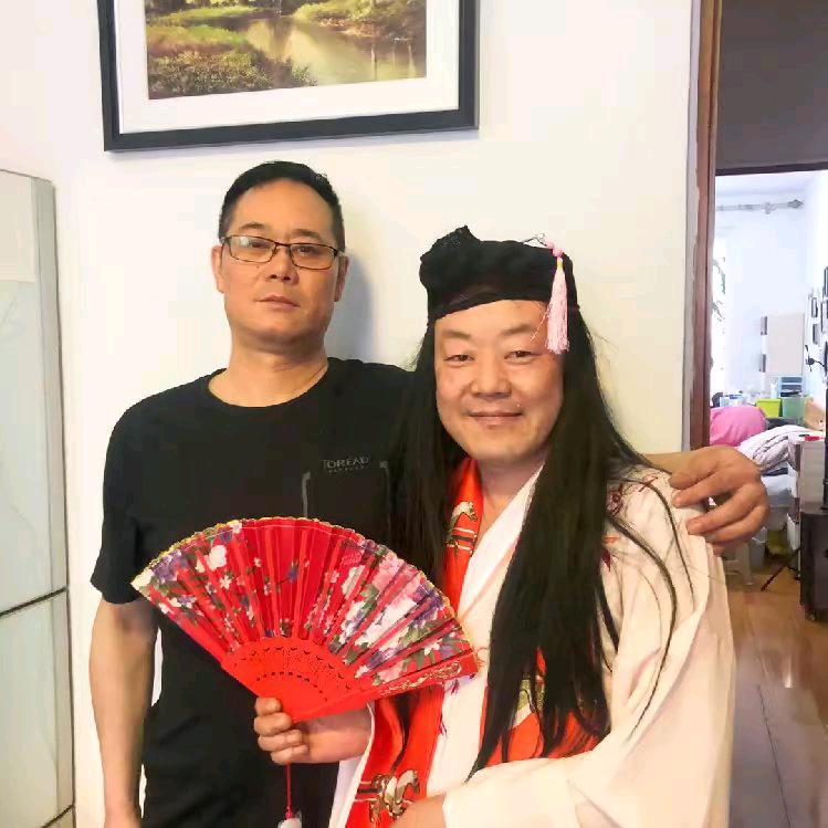 大舅和酒鬼外甥生活录