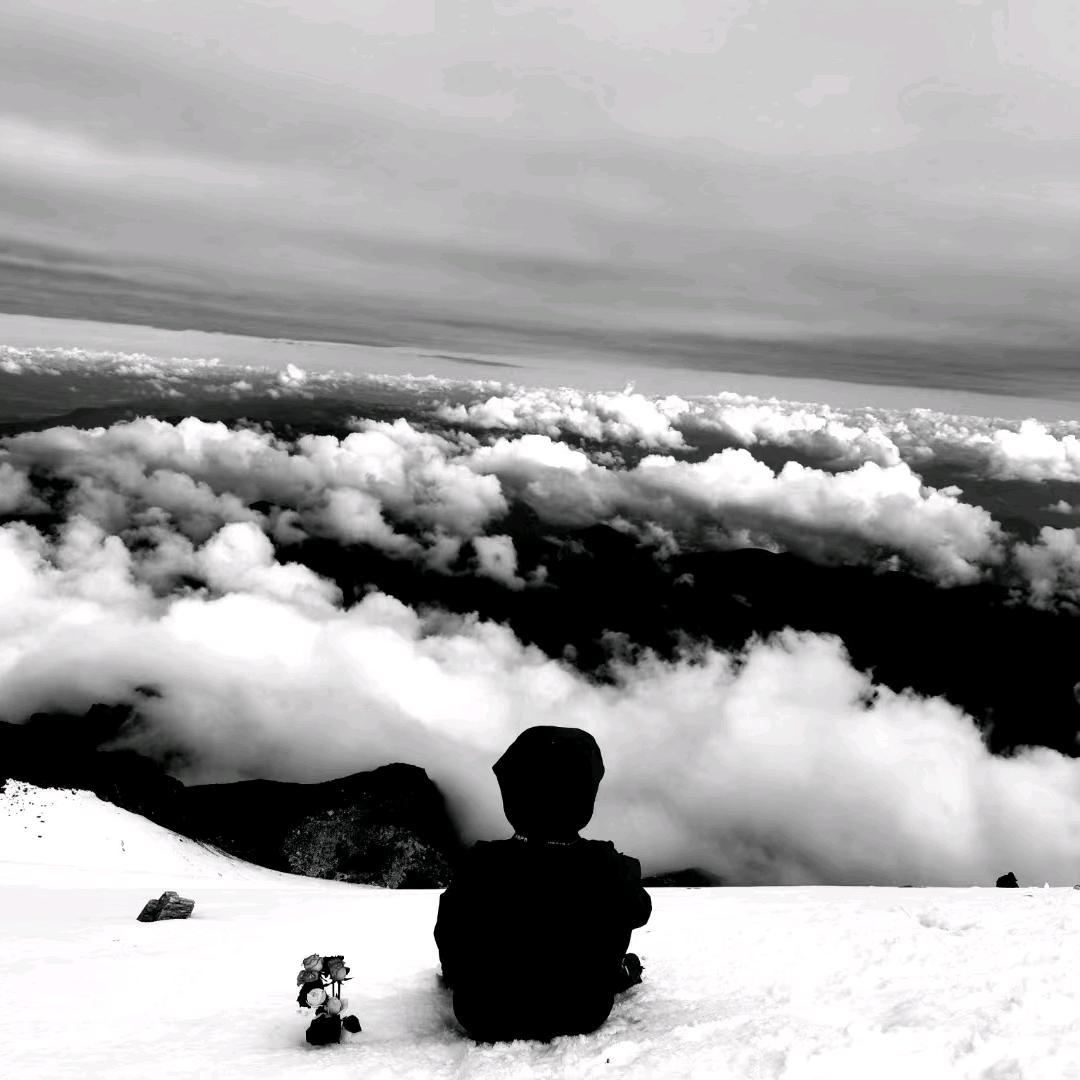 哈巴雪山黑海湖女向导💃兰梅