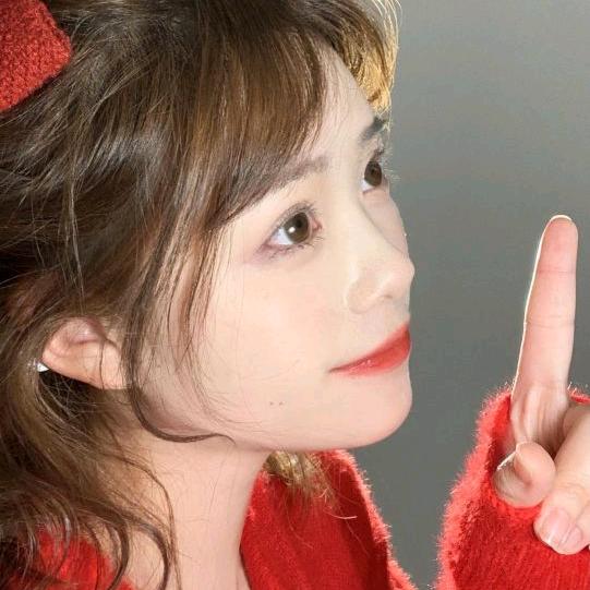 艳妮儿服装穿搭