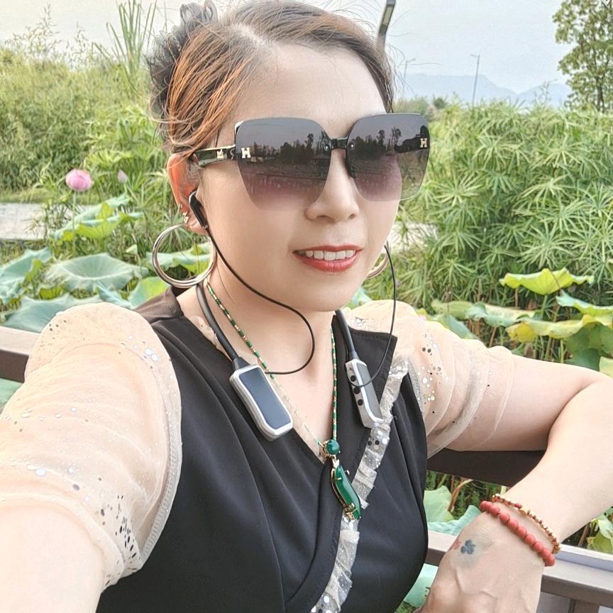 二妹爱山歌