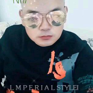 铁汉柔情：四哥。