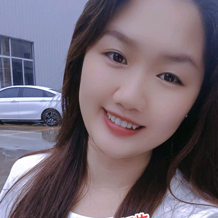 小兰(๑><๑）爱吃糖