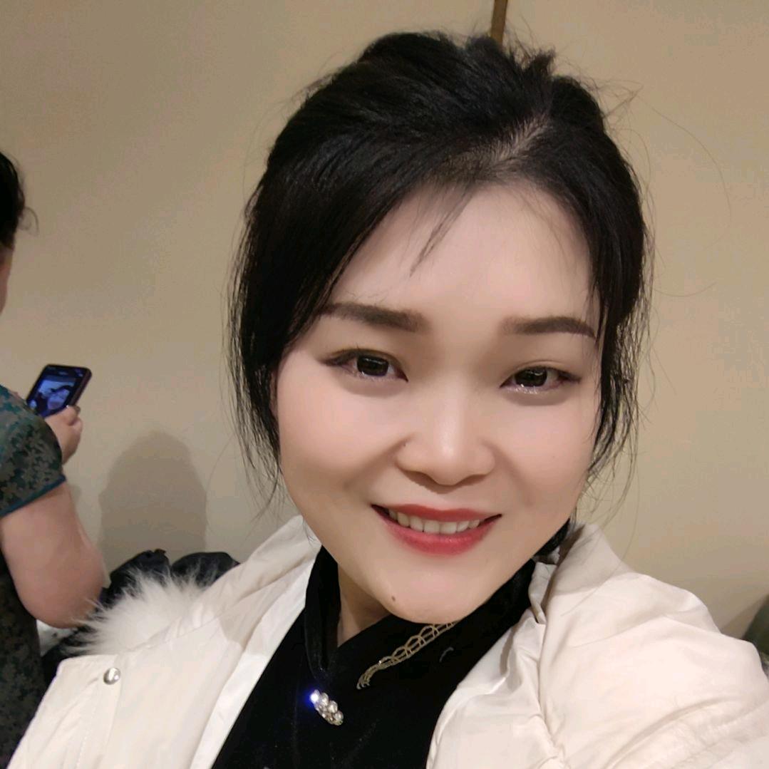 黄陂凤姐在黄陂王家河中学门口
