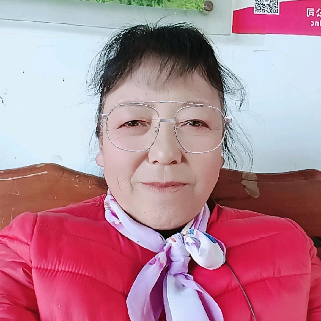 蒙福红琴好物在橱窗