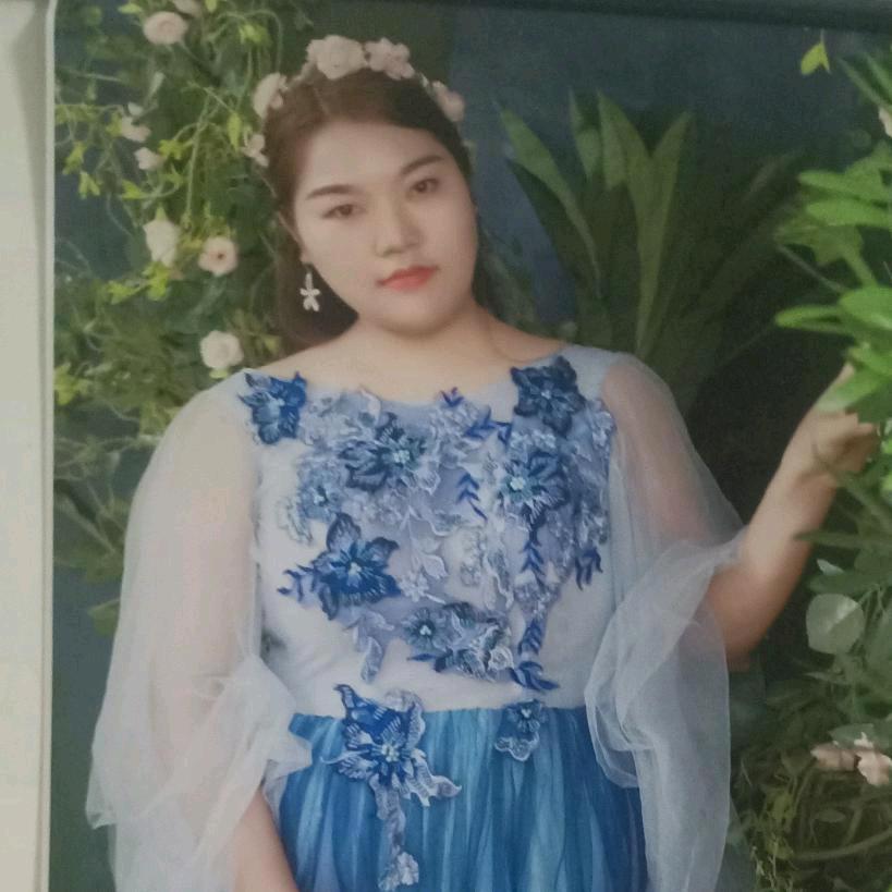 王锦英
