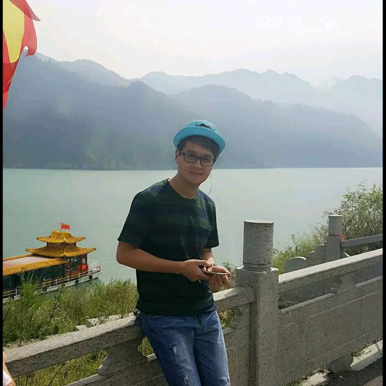 乐悠 刘 (☆^ー^☆)