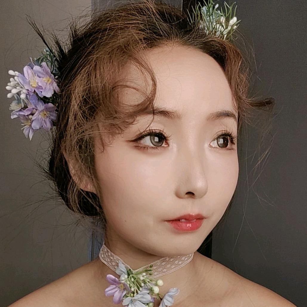 化妆师小芹