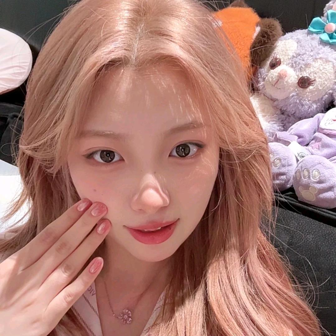 化妆师hyuna（化妆，美甲，招学员）