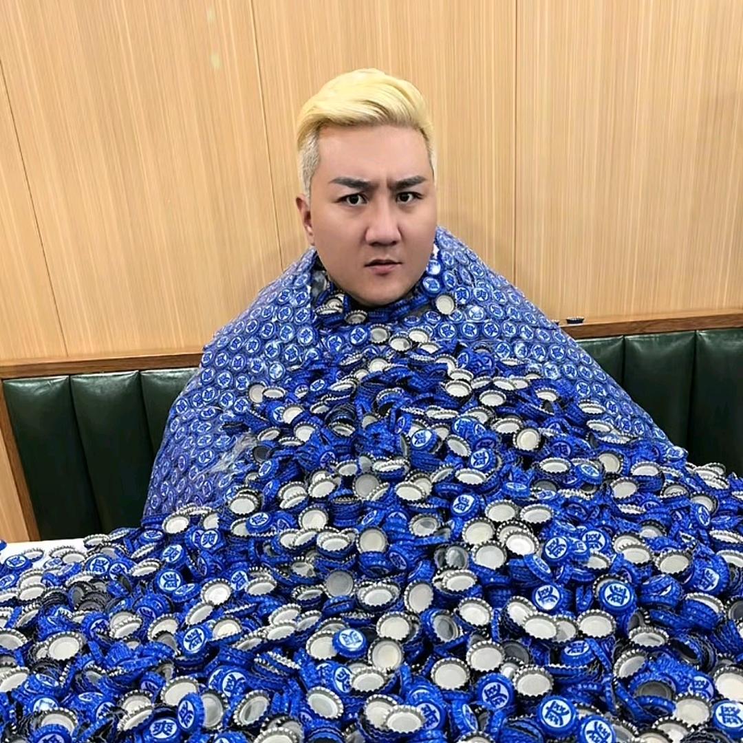 此人忧郁感恐怕在我之上