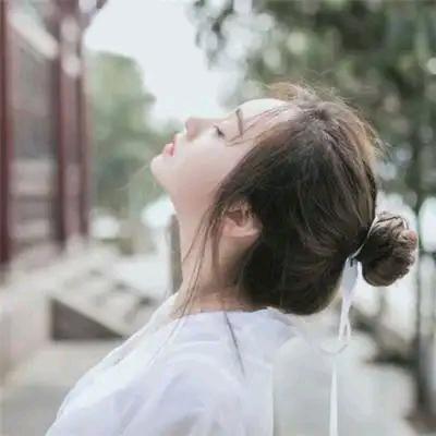 凭栏听雨
