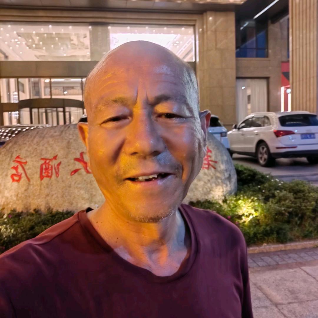 于，佳旭