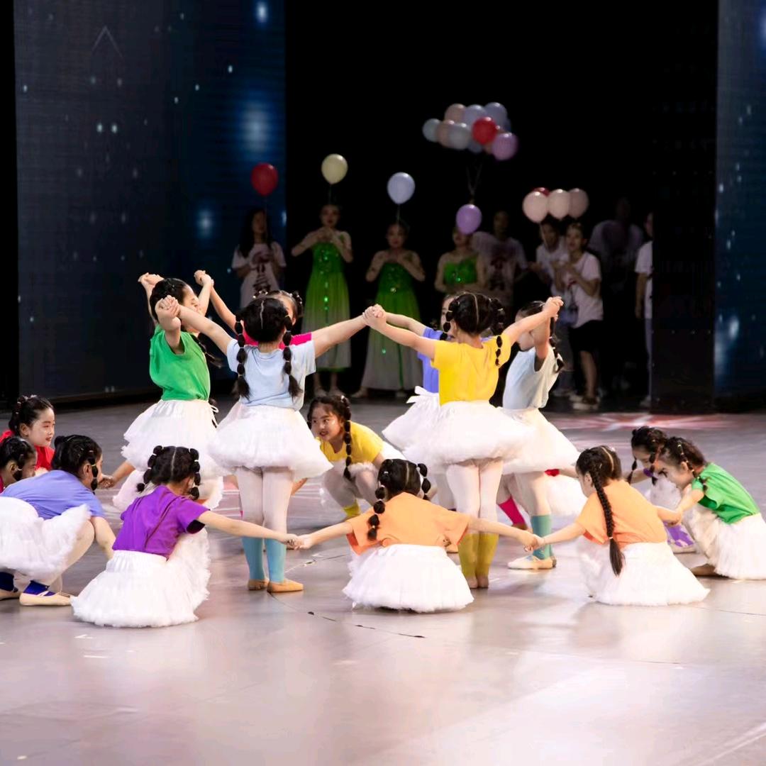 爱、舞、者💃