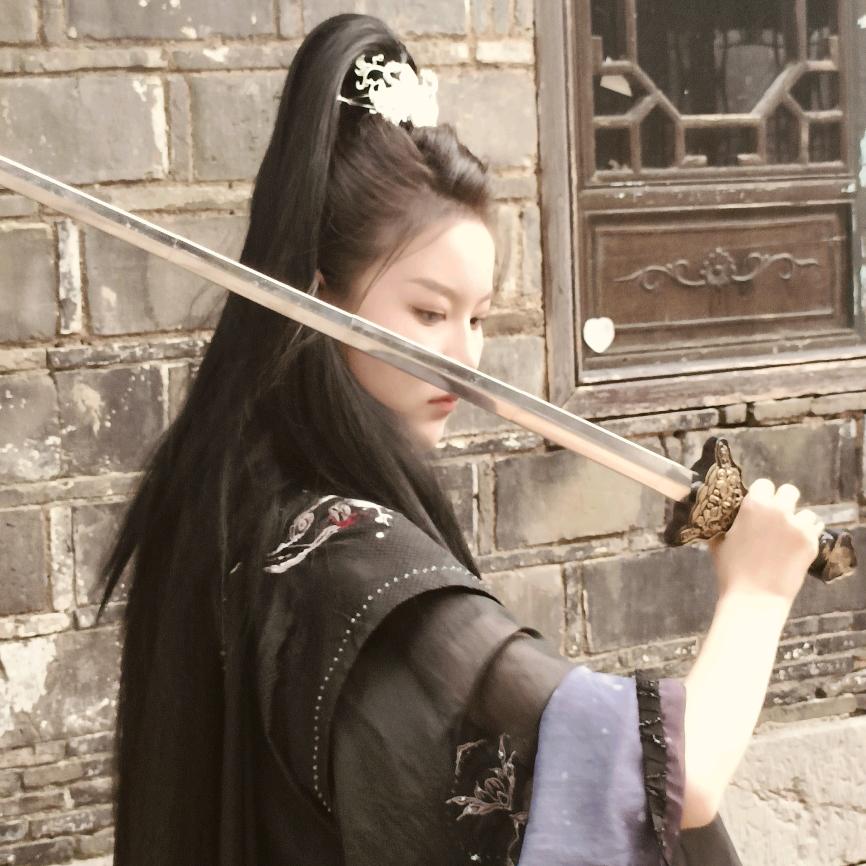 擦肩而过