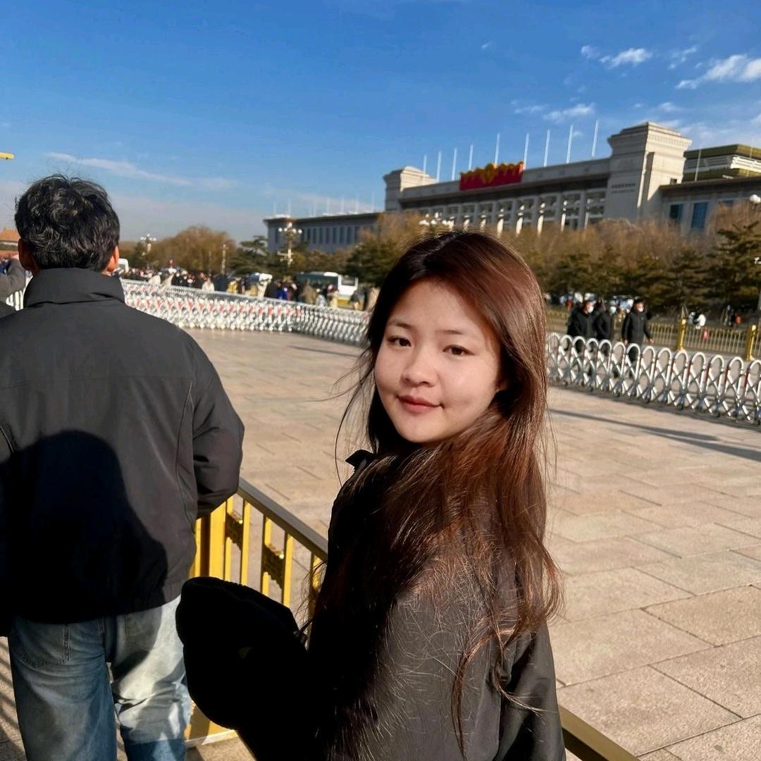 杨新美🇬🇦🇦🇿