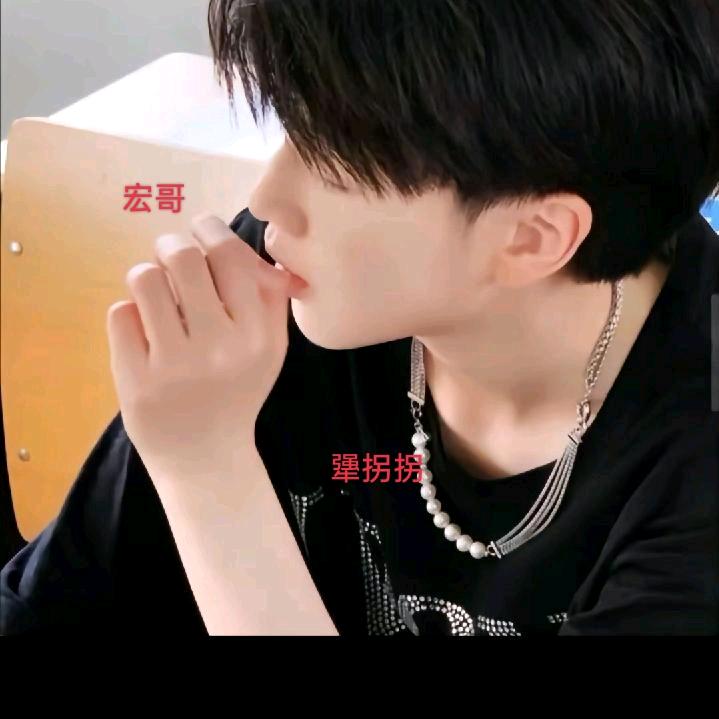 😇触光者꧔ᮩ᭄