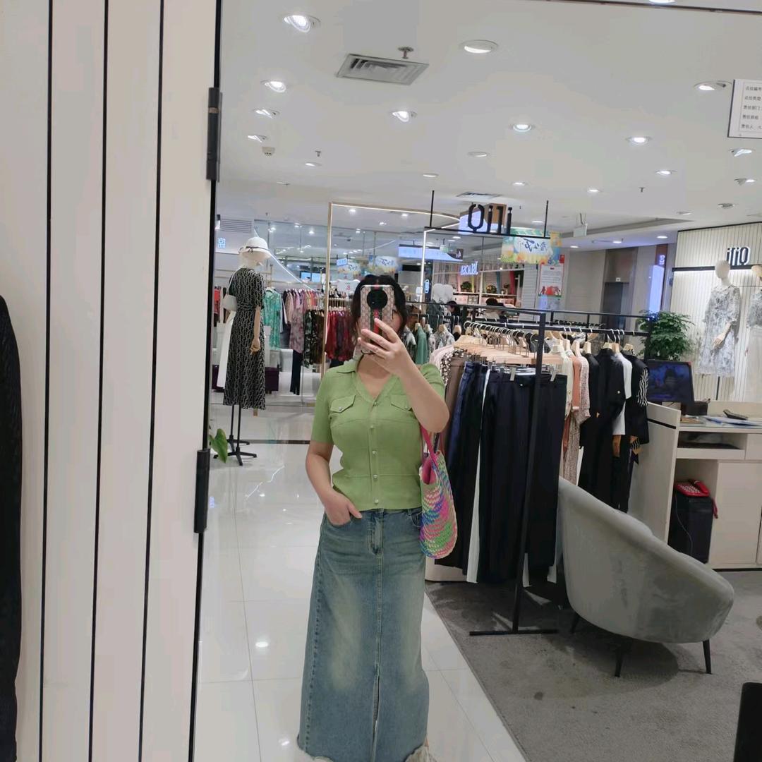 YiTl服饰-江津重百-娟