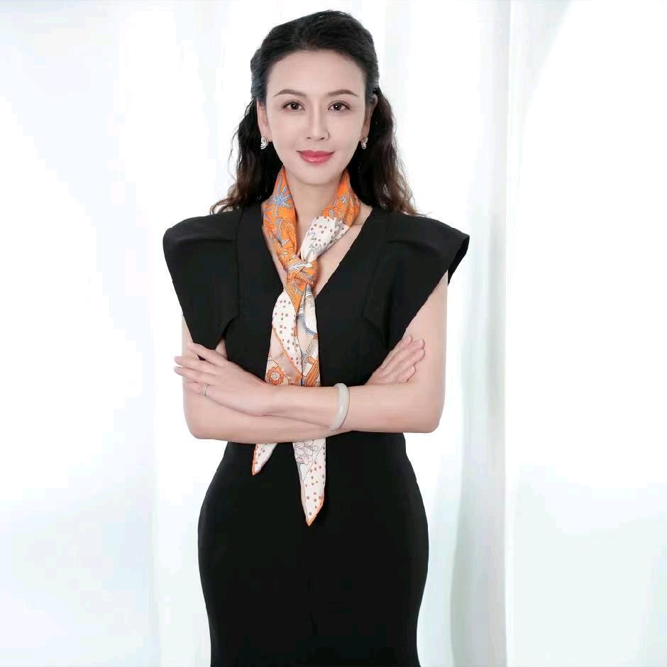覃小姐