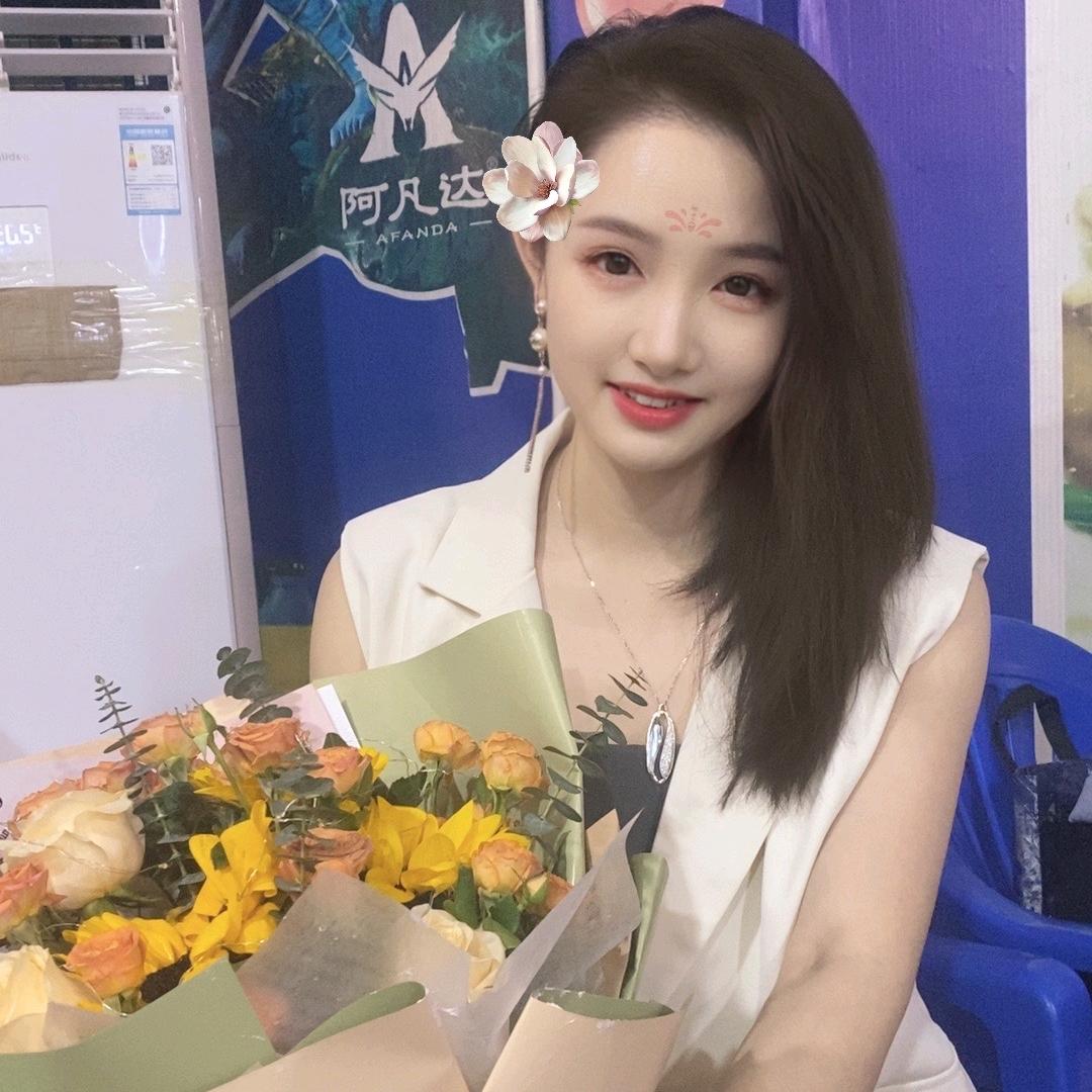 依玲👑
