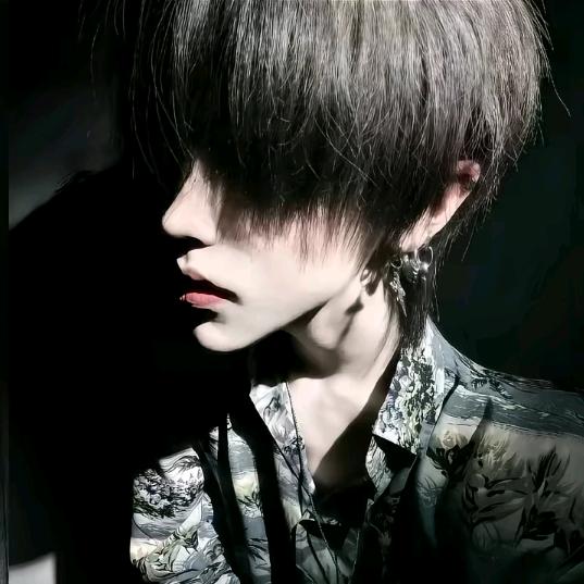 江琯怡助理.温筱妍