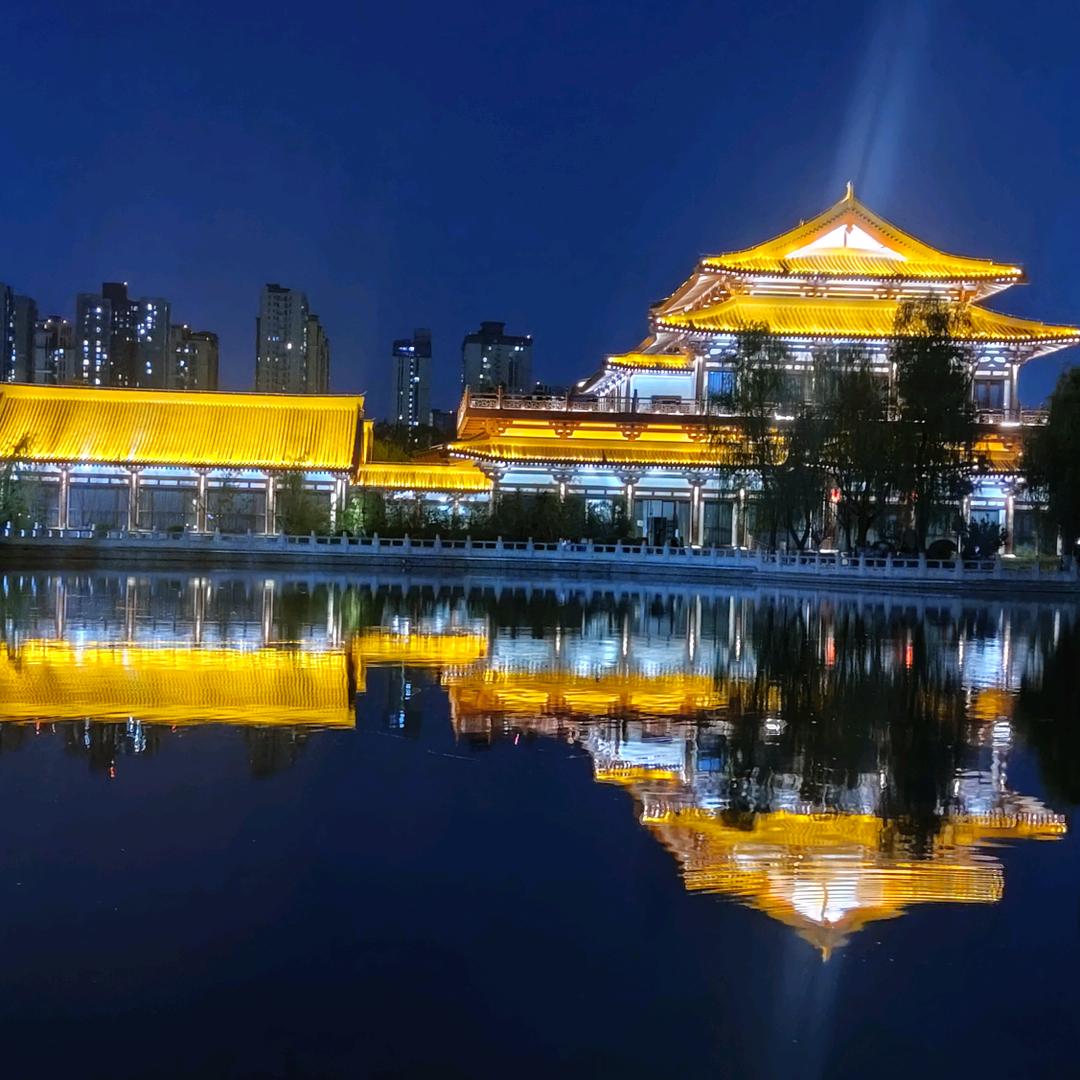 出众