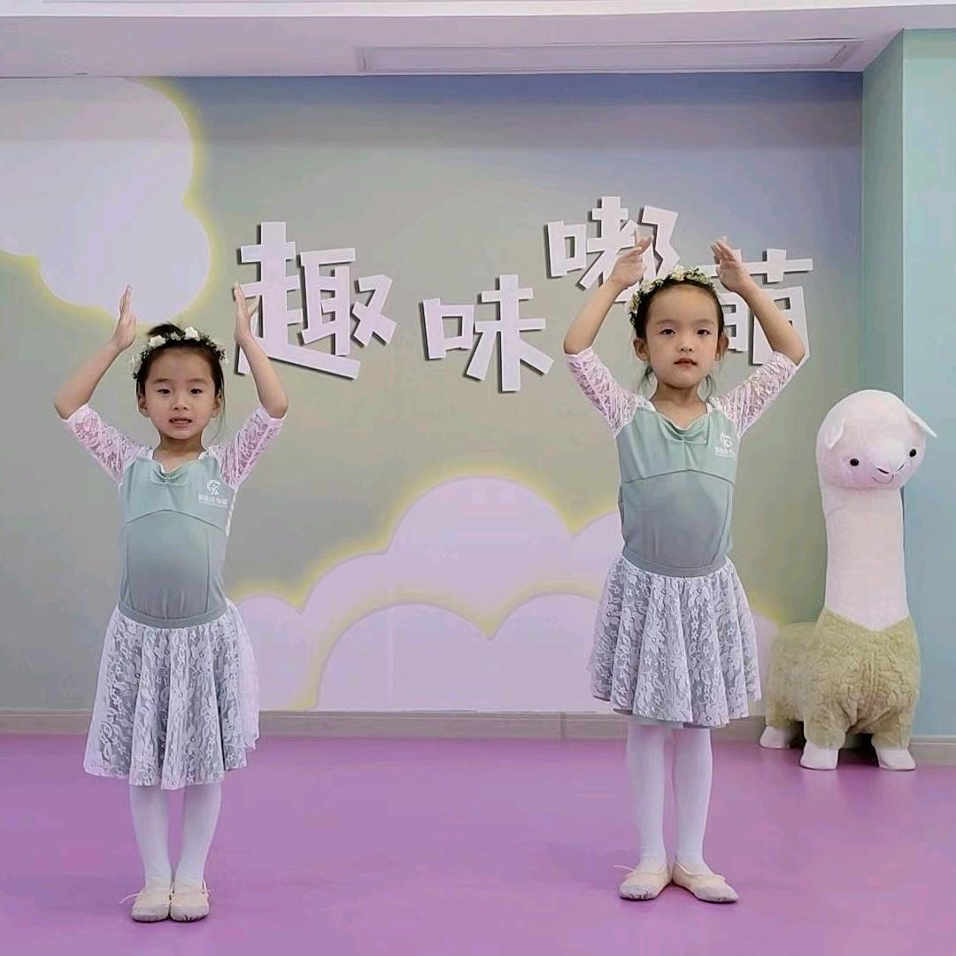 嘟萌成长（少儿中国舞，少儿形体礼仪）