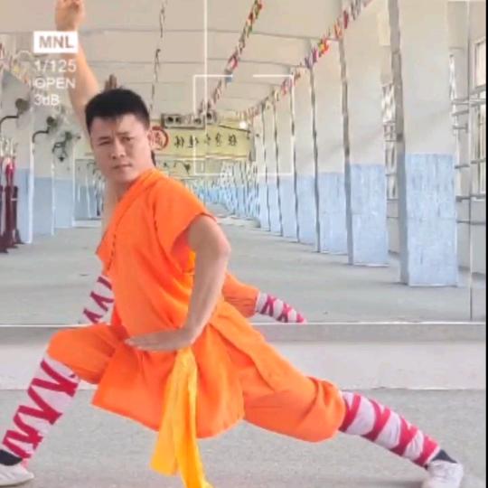 凤凰展鹏武术馆:唐校长