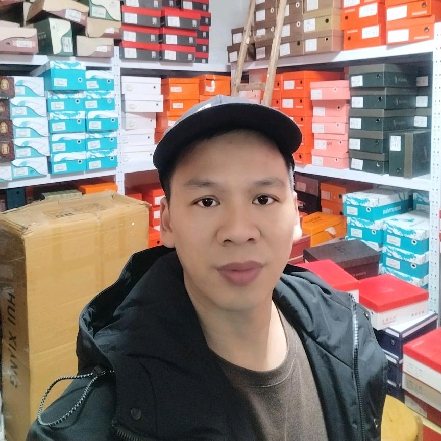 @浏阳千里马品牌折扣店皮鞋哥