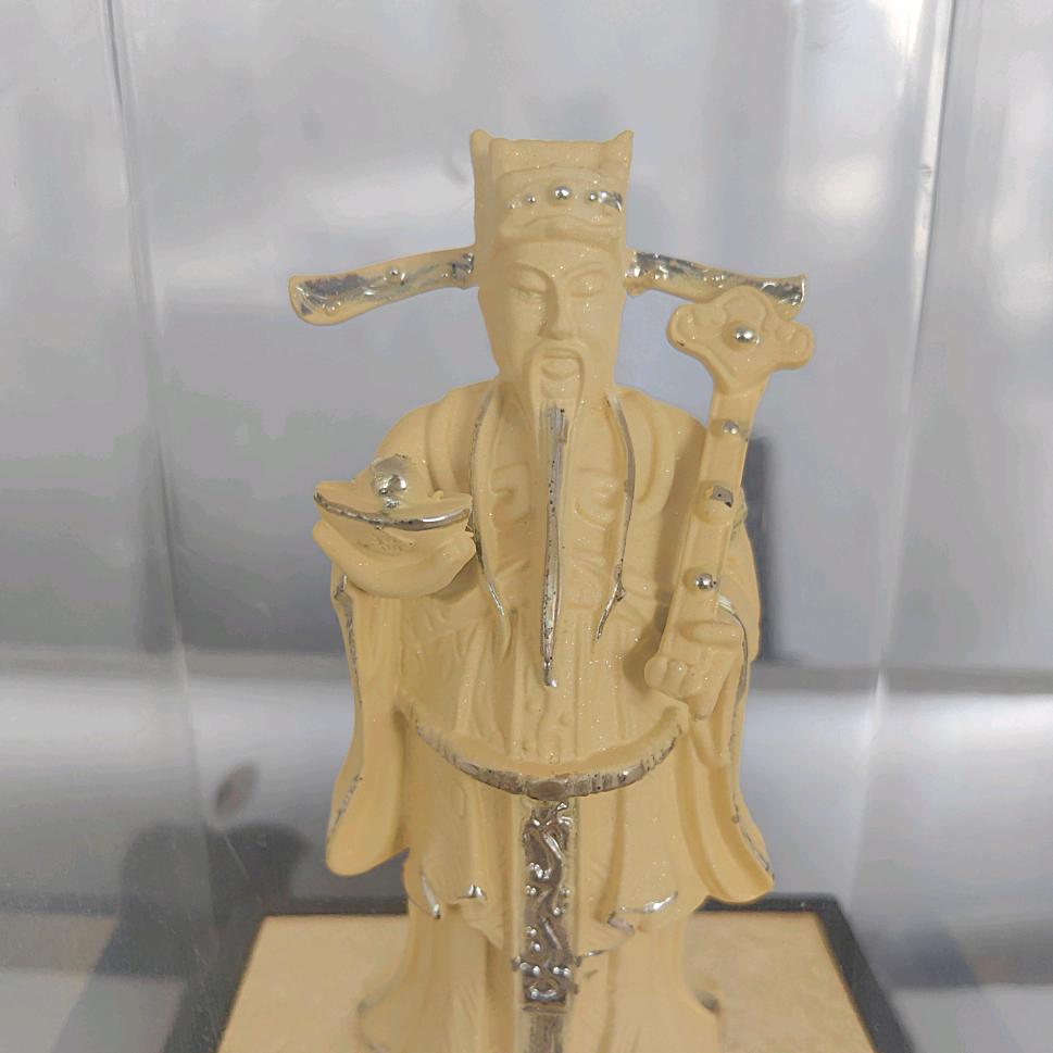 广西鑫众新能源汽车有限公司-赵赵