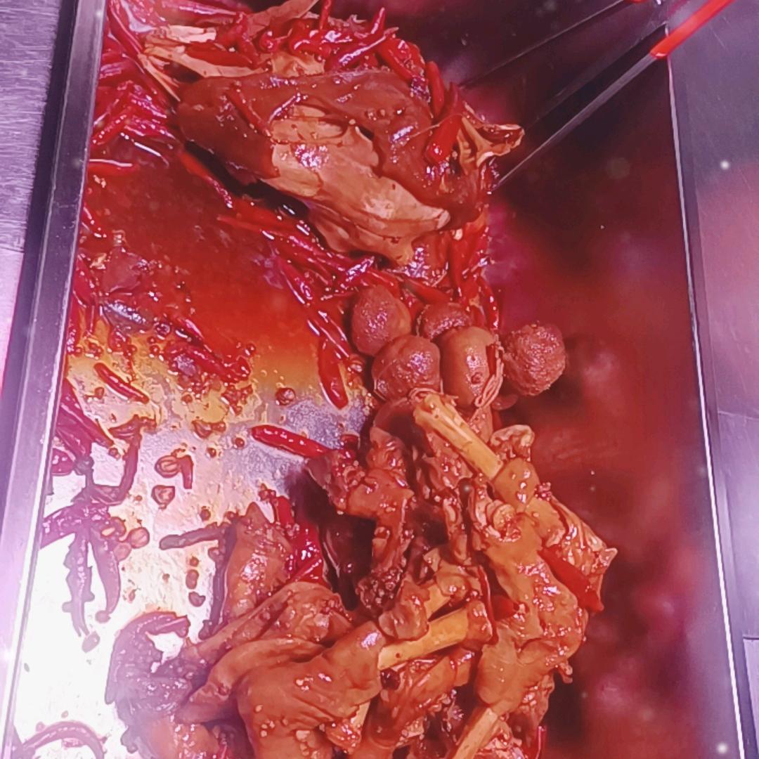 成都麻辣羊头。羊蹄，肚包肉