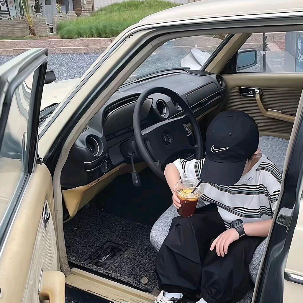¥