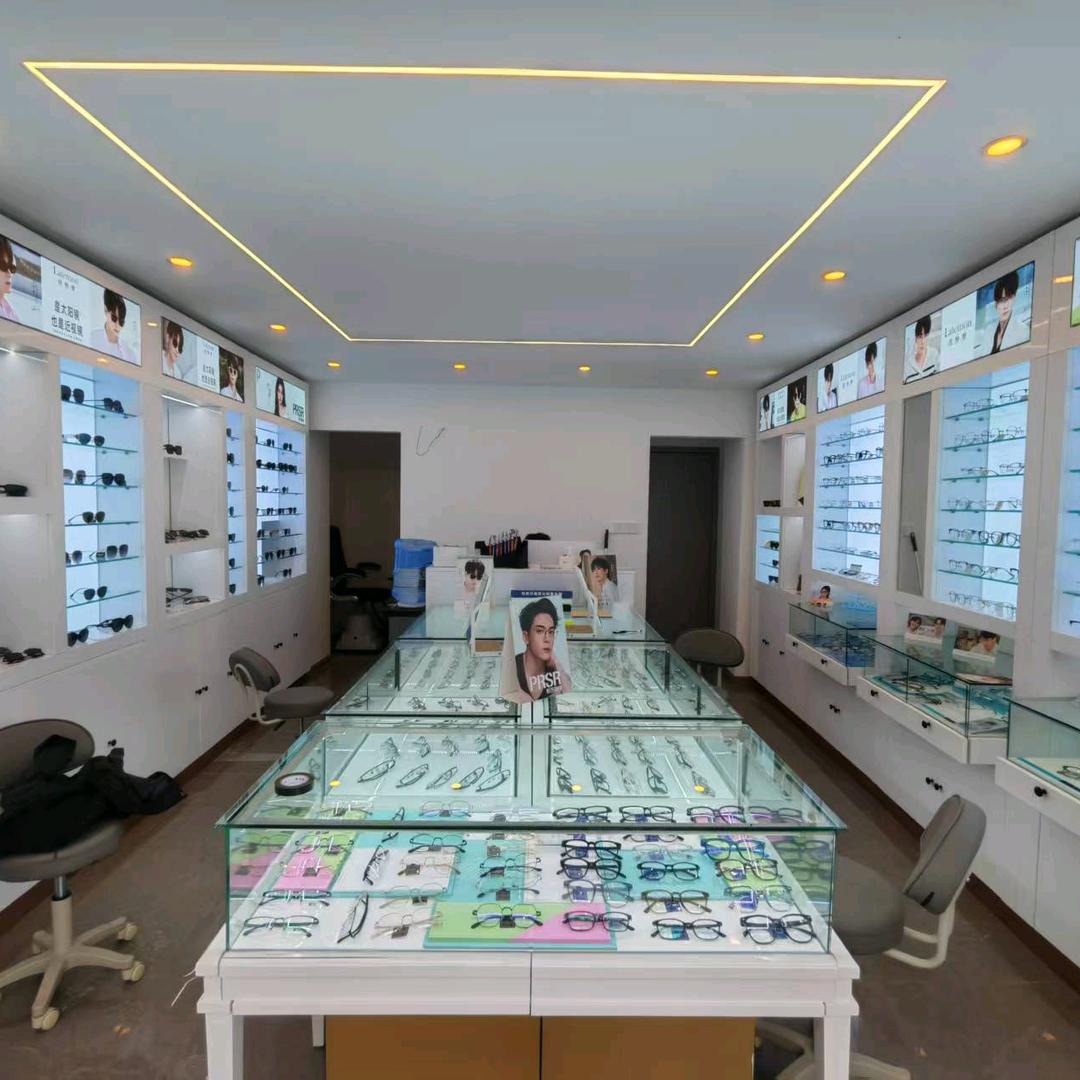 墨脱镜尚镜美眼镜店