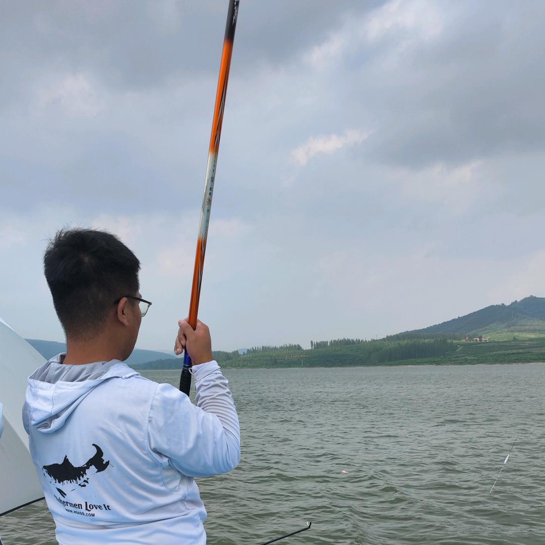 高博佛系钓鱼