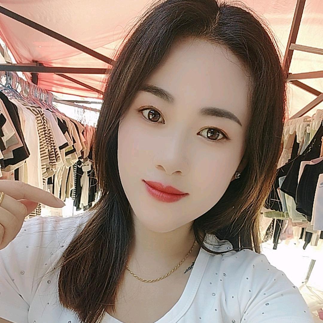 姜阿莲《阿莲服饰》黄金叶酒