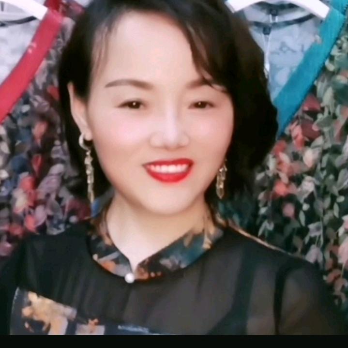 秀姐穿搭