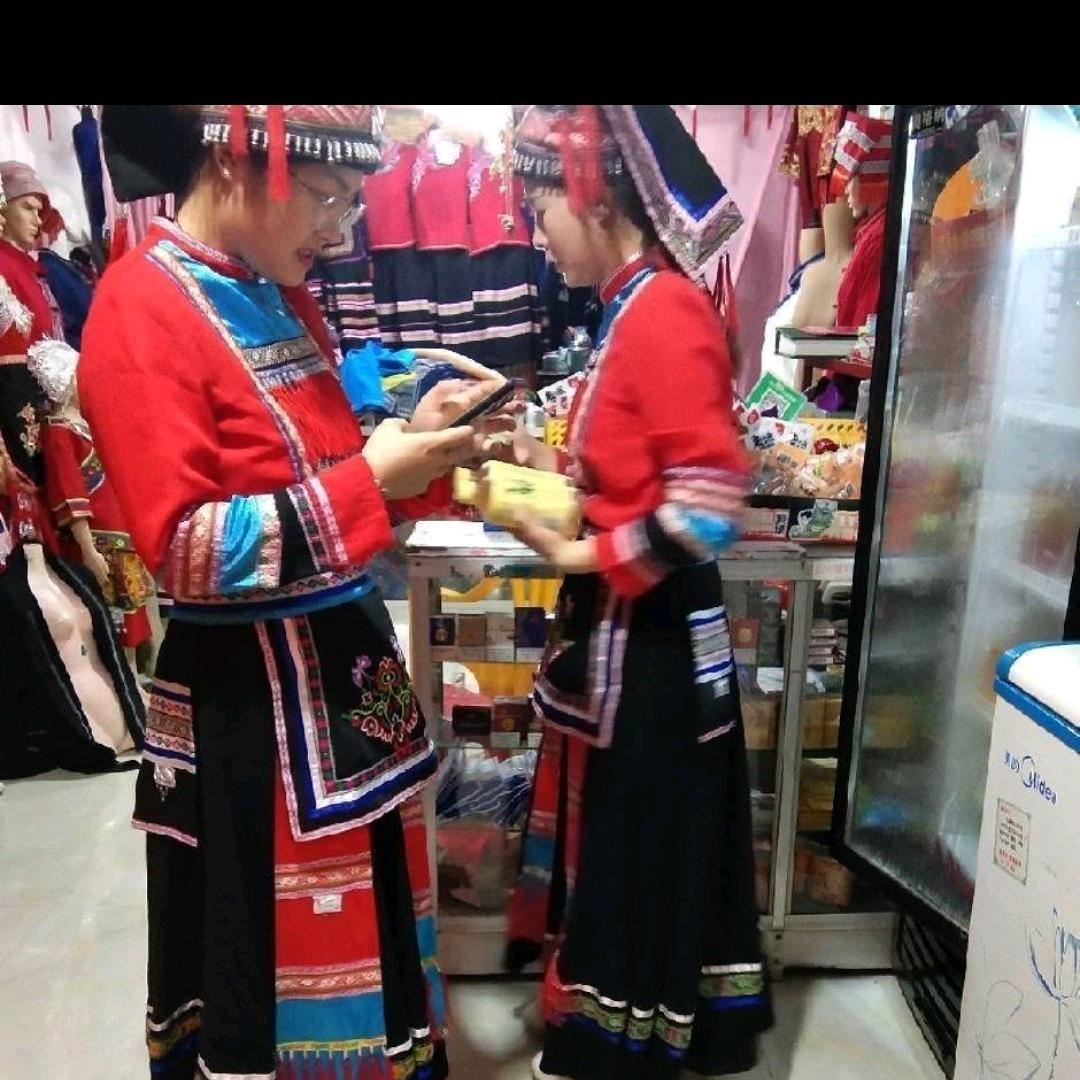 广西富川豪杰非遗瑶服李姑娘