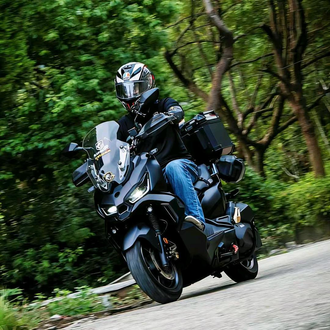 硬腿子摩托队长