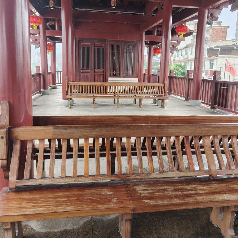 用户8942435793879