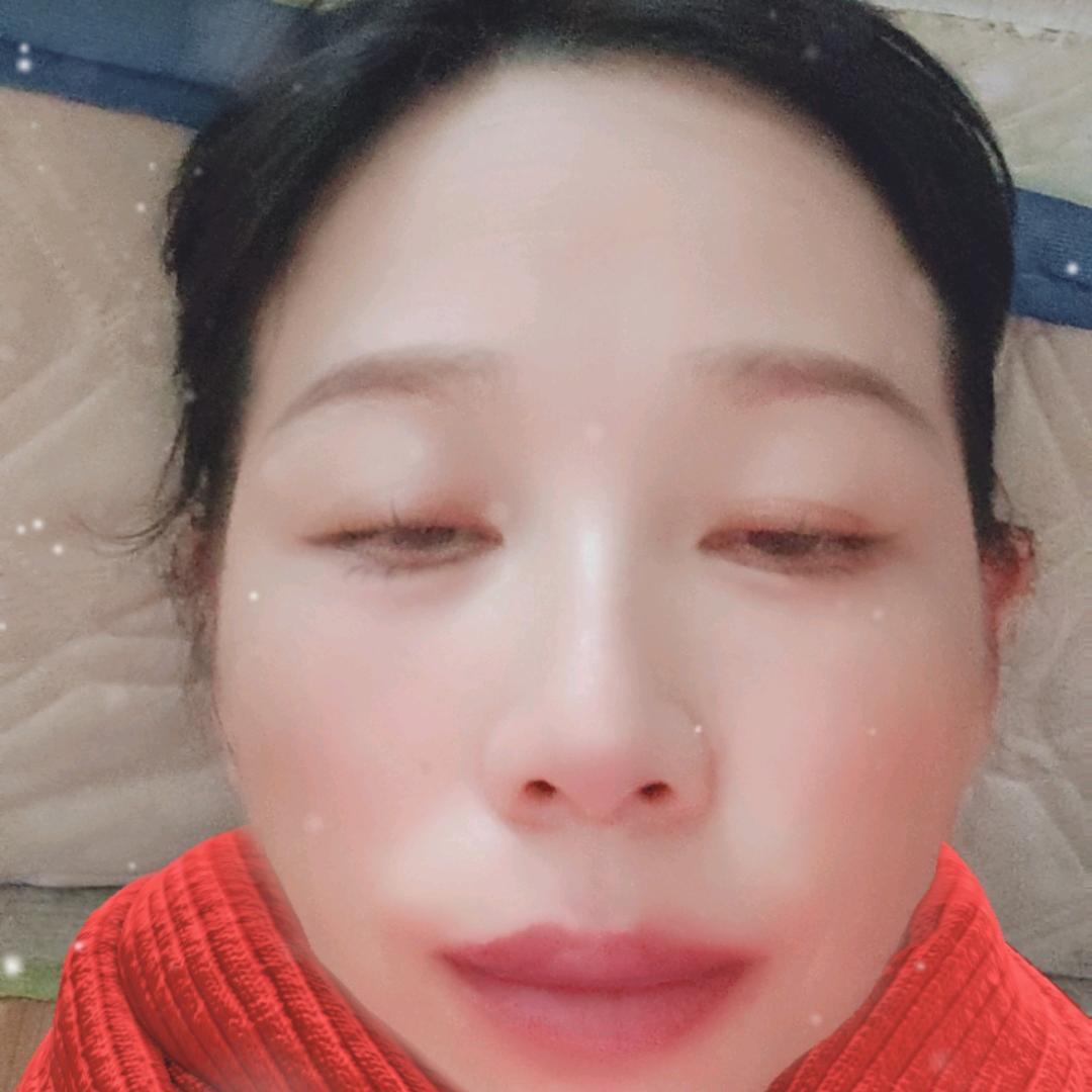 巴黎女士