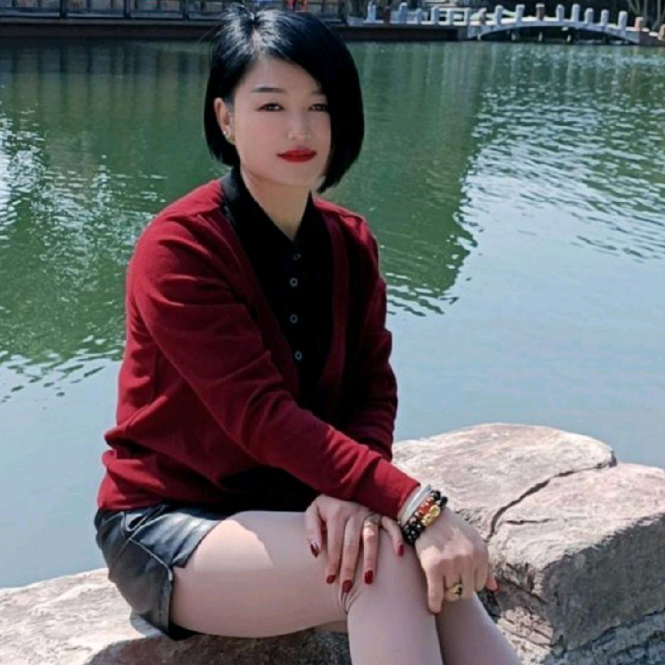 明晨紫月
