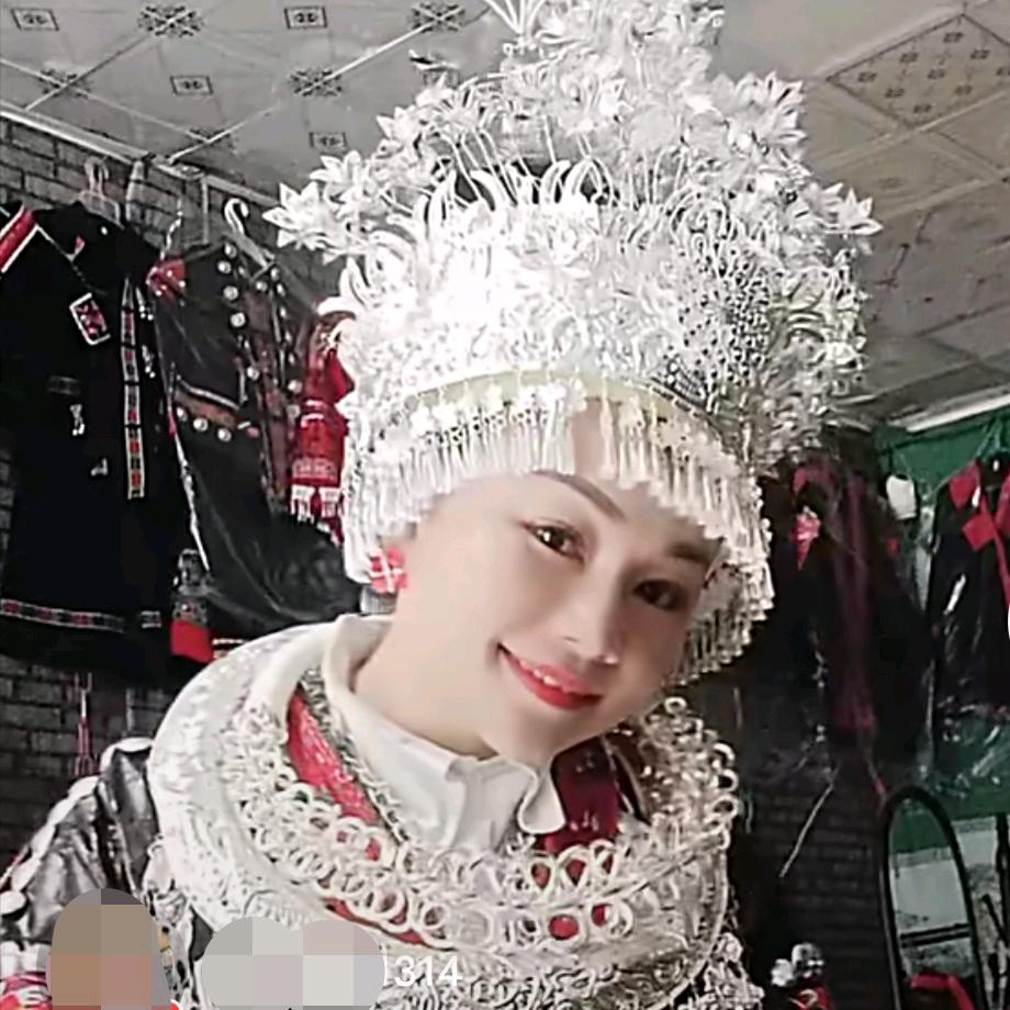 红秀唐楼电脑绣花机