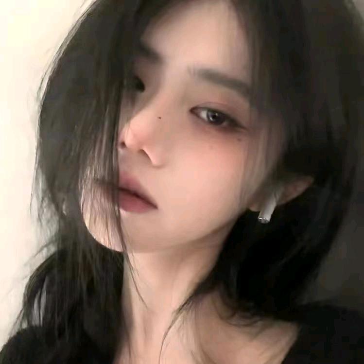 许柠西.