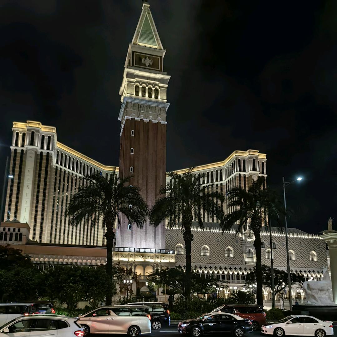 四哥来了-荣达发