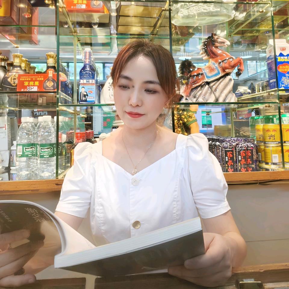 溜溜溜老板娘燕子