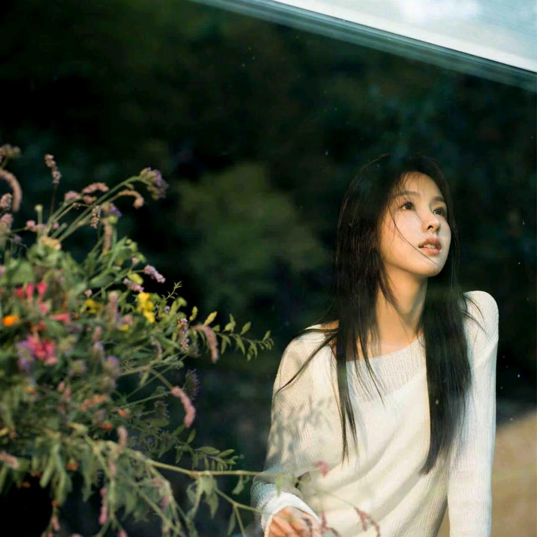 唯见江心秋月白