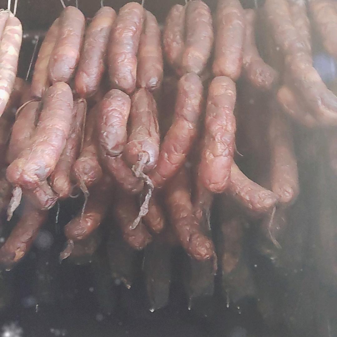 农家柴火熏制腊肉香肠！
