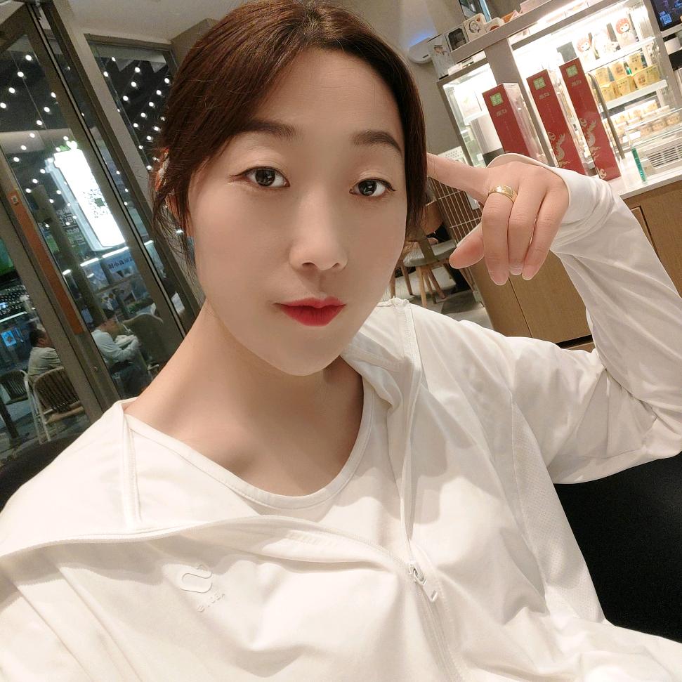 空白中的那束光🌻🍭