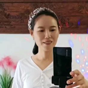 以琳学跳舞