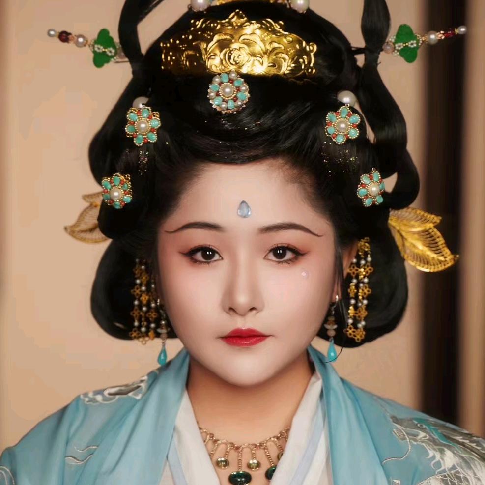 爱笑的吃吃